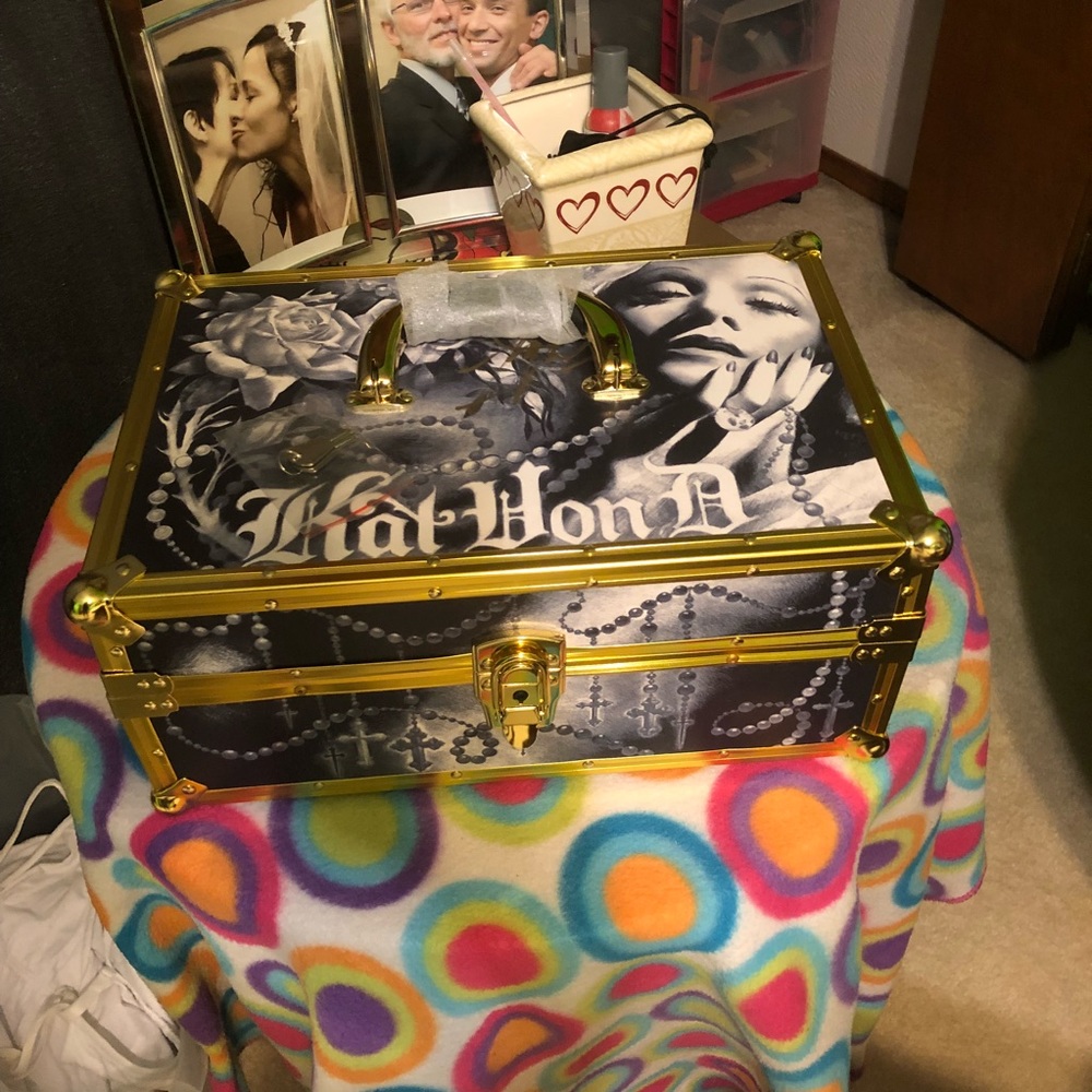 Kvd train case